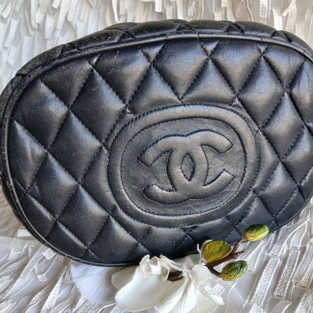 Chanel 80's Bucket Bag - Picture 6 of 16